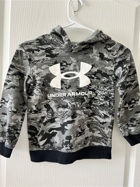 Under Armour Kids Black & Gray Camo Logo Hoodie